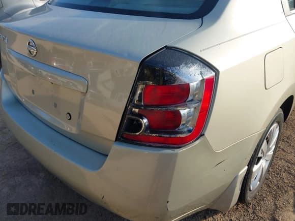 ✅ 2008 Nissan Sentra S • VIN: 3N1AB61EX8L708317 • Лот: 43724321. Опубликован ранее на IAAI с пробегом 205 259 миль. Бесплатный доступ к архиву аукционных продаж из США и подробный отчёт об истории автомобиля на DreamBid. Изображение 13.