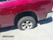 2024 Ram 1500 SLT z VIN 1C6RR7GG1RS143363, wystawiony jako IAAI lot #42674162 z przebiegiem 32 989 mil mil oraz . Historia ofert i sprzedaży dostępna na DreamBid. Obrazek 11.