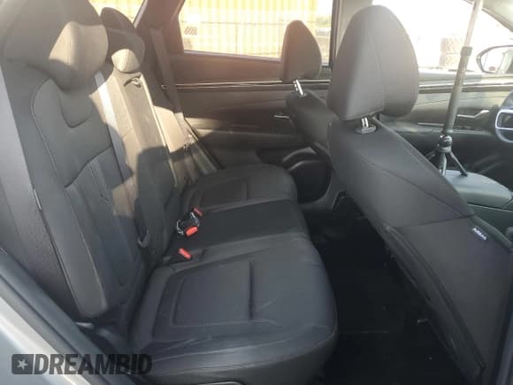 ✅ 2024 Hyundai Tucson SEL • VIN: 5NMJB3DE5RH429282 • Lot: 71783584. Wystawiony na Copart z przebiegiem 1 675 mil. Bezpłatny archiwum sprzedaży aukcyjnych z USA i szczegółowy raport historii pojazdu na DreamBid. Zdjęcie 11.