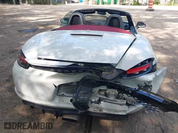 ✅ 2017 Porsche 718 Boxster • VIN: WP0CA2A8XHS221440 • Lot: 42621841. Listed on IAAI with 75,656 mi. Free auction sales archive from the USA and detailed vehicle history report at DreamBid. Image 6.