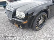 ✅ 2010 Chrysler 300 S • VIN: 2C3CA9CT6AH266208 • Lot: 41485917. Wystawiony na IAAI z przebiegiem 146 907 mil. Bezpłatny archiwum sprzedaży aukcyjnych z USA i szczegółowy raport historii pojazdu na DreamBid. Zdjęcie 6.