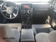 ✅ 2010 Jeep Wrangler Unlimited Sahara • VIN: 1J4HA5H12AL185172 • Lot: 90919275. Wystawiony na Copart z przebiegiem 230 887 mil. Bezpłatny archiwum sprzedaży aukcyjnych z USA i szczegółowy raport historii pojazdu na DreamBid. Zdjęcie 8.