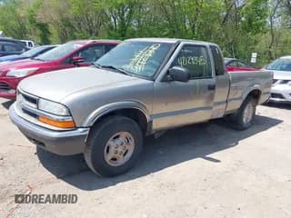 ✅ 2001 Chevrolet S-10 LS • VIN: 1GCDT19W41K181244 • Лот: 42129845. Опубликован ранее на IAAI с пробегом 183 368 миль. Бесплатный доступ к архиву аукционных продаж из США и подробный отчёт об истории автомобиля на DreamBid. Изображение 2.