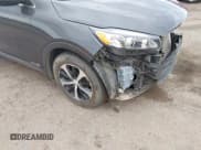 ✅ 2017 Kia Sorento EX • VIN: 5XYPHDA54HG330559 • Lot: 43380832. Listed on IAAI with 113,563 mi. Free auction sales archive from the USA and detailed vehicle history report at DreamBid. Image 18.