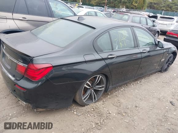 ✅ 2015 BMW 7 Series 750i xDrive • VIN: WBAYB6C57FD965802 • Lot: 40588698. Listed on IAAI with Not provided. Free auction sales archive from the USA and detailed vehicle history report at DreamBid. Image 4.