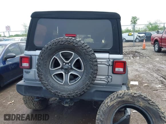 ✅ 2021 Jeep Wrangler Unlimited Sport S • VIN: 1C4HJXDGXMW523092 • Лот: 42214857. Опубликован ранее на IAAI с пробегом 76 169 миль. Бесплатный доступ к архиву аукционных продаж из США и подробный отчёт об истории автомобиля на DreamBid. Изображение 17.