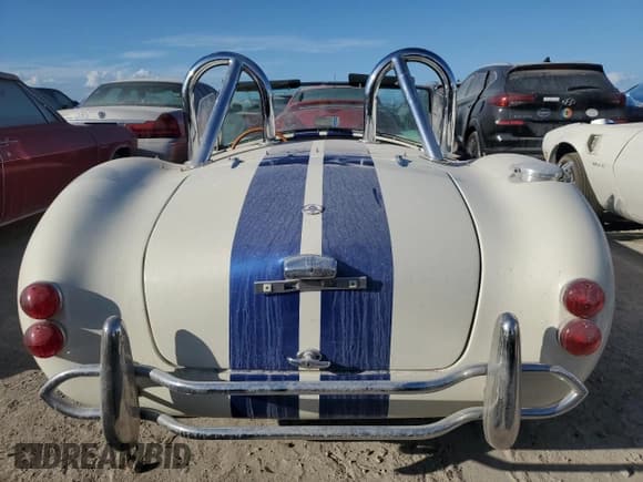 ✅ 1965 Ford Mustang • VIN: FFR1400K • Lot: 76302614. Wystawiony na Copart z przebiegiem 5 873 mil. Bezpłatny archiwum sprzedaży aukcyjnych z USA i szczegółowy raport historii pojazdu na DreamBid. Zdjęcie 6.