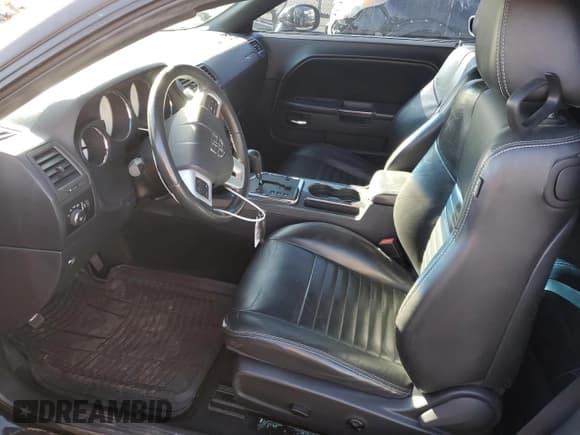 ✅ 2014 Dodge Challenger SXT 100th Anniversary • VIN: 2C3CDYAG9EH277099 • Lot: 47470085. Wystawiony na Copart z przebiegiem 74 978 mil. Bezpłatny archiwum sprzedaży aukcyjnych z USA i szczegółowy raport historii pojazdu na DreamBid. Zdjęcie 7.