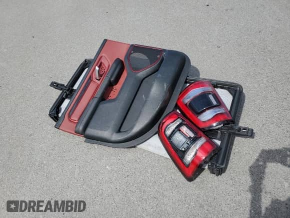 2020 Ram 1500 Rebel z VIN 1C6SRFLM1LN230872, wystawiony jako Copart lot #55671585 z przebiegiem 97 202 mil mil oraz Szkoda całkowita • Salvage title. Historia ofert i sprzedaży dostępna na DreamBid. Obrazek 12.