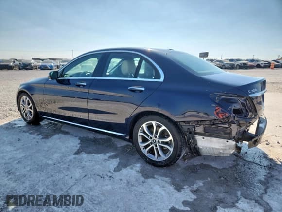 ✅ 2018 Mercedes-Benz C 300 • VIN: 55SWF4JB9JU259460 • Lot: 84565205. Wystawiony na Copart z przebiegiem 81 767 mil. Bezpłatny archiwum sprzedaży aukcyjnych z USA i szczegółowy raport historii pojazdu na DreamBid. Zdjęcie 2.