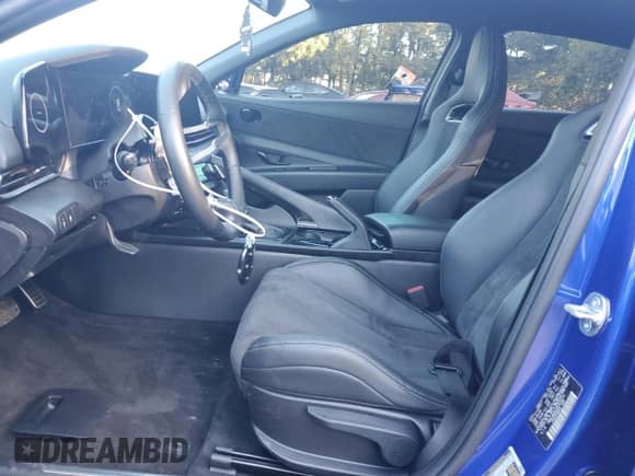 ✅ 2024 Hyundai Elantra • VIN: KMHLW4DK2RU020010 • Lot: 84810435. Listed on Copart with 17,140 mi miles. Access the free auction sales archive from the USA and view a detailed vehicle history report at DreamBid. Image 7.