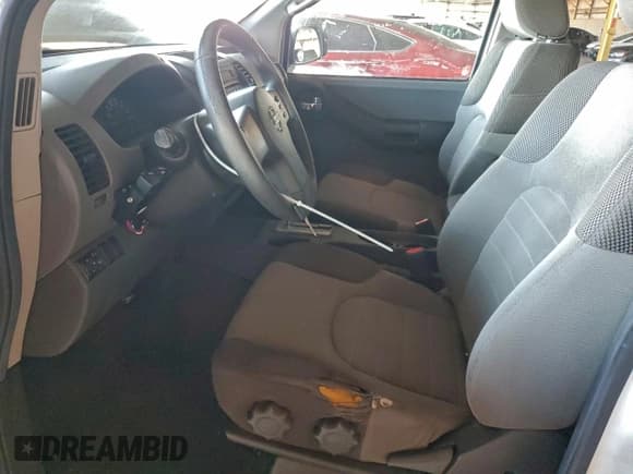 ✅ 2005 Nissan Xterra S • VIN: 5N1AN08U45C656779 • Lot: 94877715. Wystawiony na Copart z przebiegiem 201 920 mil. Bezpłatny archiwum sprzedaży aukcyjnych z USA i szczegółowy raport historii pojazdu na DreamBid. Zdjęcie 7.