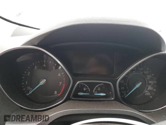 2018 Ford Escape SE z VIN 1FMCU9GD7JUA05961, wystawiony jako Copart lot #82458805 z przebiegiem Nie podano mil oraz Czysty tytuł • Clean title. Historia ofert i sprzedaży dostępna na DreamBid. Obrazek 9.