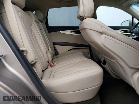 ✅ 2020 Lincoln Nautilus Standard • VIN: 2LMPJ8J93LBL15854 • Lot: 51266195. Listed on Copart with 37,398 mi. Free auction sales archive from the USA and detailed vehicle history report at DreamBid. Image 11.