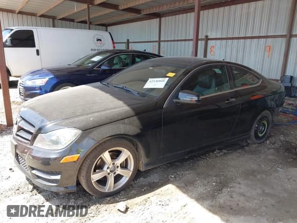 ✅ 2015 Mercedes-Benz C 250 • VIN: WDDGJ4HB7FG363989 • Lot: 42536860. Wystawiony na IAAI z przebiegiem 128 798 mil. Bezpłatny archiwum sprzedaży aukcyjnych z USA i szczegółowy raport historii pojazdu na DreamBid. Zdjęcie 17.