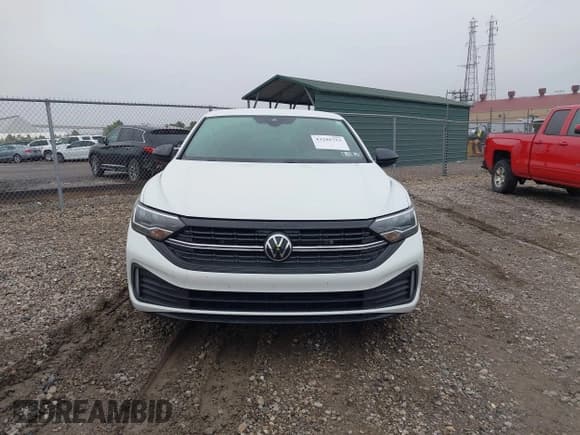 ✅ 2024 Volkswagen Jetta Sport • VIN: 3VWBM7BU6RM085150 • Лот: 43285753. Опубликован ранее на IAAI с пробегом 2 638 миль. Бесплатный доступ к архиву аукционных продаж из США и подробный отчёт об истории автомобиля на DreamBid. Изображение 13.