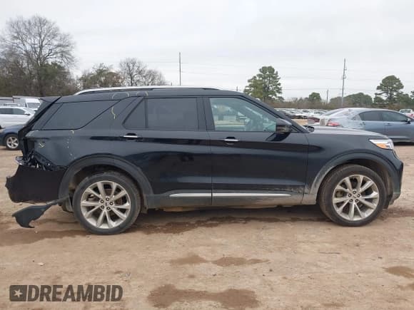 ✅ 2022 Ford Explorer Platinum • VIN: 1FM5K8HC5NGA35754 • Lot: 41334528. Wystawiony na IAAI z przebiegiem 65 772 mil. Bezpłatny archiwum sprzedaży aukcyjnych z USA i szczegółowy raport historii pojazdu na DreamBid. Zdjęcie 13.