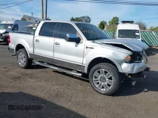 ✅ 2006 Lincoln Mark LT • VIN: 5LTPW18586FJ24359 • Lot: 43376966. Wystawiony na IAAI z przebiegiem 216 621 mil. Bezpłatny archiwum sprzedaży aukcyjnych z USA i szczegółowy raport historii pojazdu na DreamBid. Zdjęcie 1.