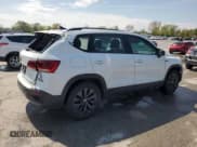 ✅ 2022 Volkswagen Taos S • VIN: 3VVAX7B26NM041083 • Лот: 52490465. Опубликован ранее на Copart с пробегом 42 495 миль. Бесплатный доступ к архиву аукционных продаж из США и подробный отчёт об истории автомобиля на DreamBid. Изображение 3.