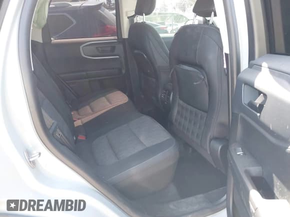 ✅ 2021 Ford Bronco Sport Big Bend • VIN: 3FMCR9B64MRA26353 • Lot: 41885150. Wystawiony na IAAI z przebiegiem 118 183 mil. Bezpłatny archiwum sprzedaży aukcyjnych z USA i szczegółowy raport historii pojazdu na DreamBid. Zdjęcie 8.