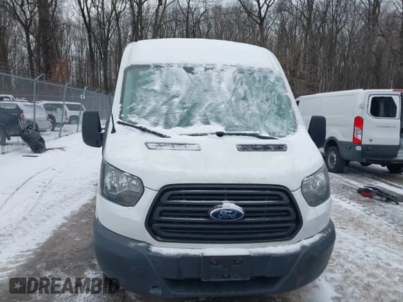 ✅ 2015 Ford Transit • VIN: 1FTBW2CM0FKA39962 • Lot: 41370832. Wystawiony na IAAI z przebiegiem 110 543 mil. Bezpłatny archiwum sprzedaży aukcyjnych z USA i szczegółowy raport historii pojazdu na DreamBid. Zdjęcie 12.