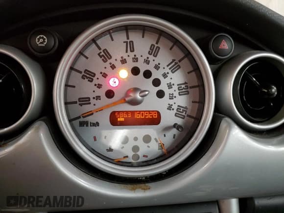 ✅ 2004 MINI Hardtop S • VIN: WMWRE33424TD80732 • Lot: 43086035. Listed on Copart with 160,928 mi. Free auction sales archive from the USA and detailed vehicle history report at DreamBid. Image 9.