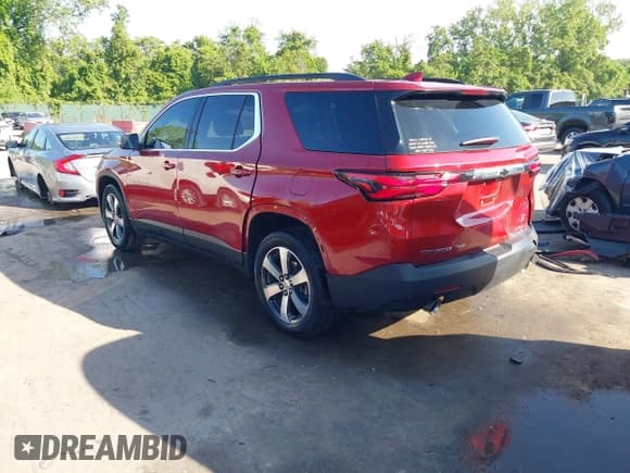 ✅ 2022 Chevrolet Traverse LT • VIN: 1GNEVHKW9NJ146039 • Lot: 42237408. Wystawiony na IAAI z przebiegiem 42 550 mil. Bezpłatny archiwum sprzedaży aukcyjnych z USA i szczegółowy raport historii pojazdu na DreamBid. Zdjęcie 3.