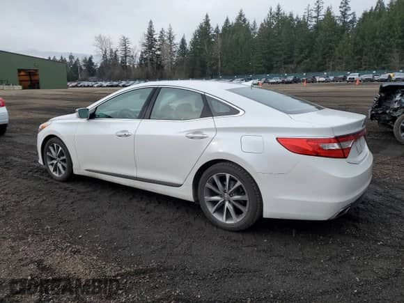 2015 Hyundai Azera с VIN KMHFG4JGXFA469152, выставлен на аукционе Copart как лот 43204565 с пробегом 139 384 миль миль и Списание • Salvage title. История ставок и продаж доступна на DreamBid. Изображение 2.