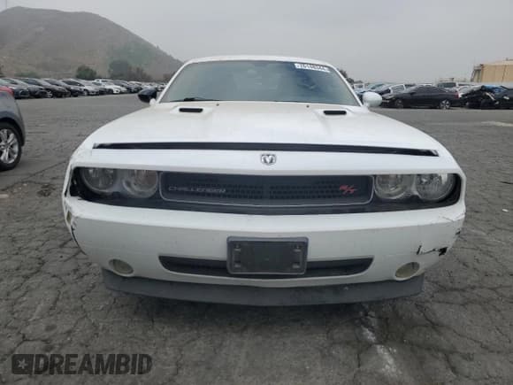 ✅ 2010 Dodge Challenger R/T Classic • VIN: 2B3CJ5DT0AH300633 • Lot: 76148344. Wystawiony na Copart z przebiegiem 193 504 mil. Bezpłatny archiwum sprzedaży aukcyjnych z USA i szczegółowy raport historii pojazdu na DreamBid. Zdjęcie 5.