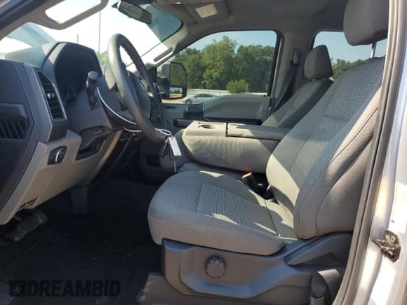 ✅ 2022 Ford F-250 XL • VIN: 1FT7W2B69NEF06771 • Lot: 70305865. Listed on Copart with 48,777 mi. Free auction sales archive from the USA and detailed vehicle history report at DreamBid. Image 7.