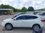 ✅ 2013 Nissan Rogue S • VIN: JN8AS5MV2DW641210 • Lot: 42502292. Wystawiony na IAAI z przebiegiem 126 993 mil. Bezpłatny archiwum sprzedaży aukcyjnych z USA i szczegółowy raport historii pojazdu na DreamBid. Zdjęcie 14.