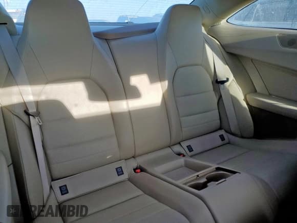 ✅ 2015 Mercedes-Benz C 250 • VIN: WDDGJ4HB8FG353438 • Lot: 66944305. Wystawiony na Copart z przebiegiem 127 768 mil. Bezpłatny archiwum sprzedaży aukcyjnych z USA i szczegółowy raport historii pojazdu na DreamBid. Zdjęcie 10.