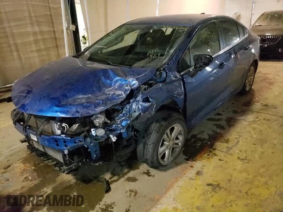 ✅ 2017 Chevrolet Cruze LT • VIN: 1G1BE5SM4H7213925 • Lot: 33695362. Listed on Copart with 52,989 mi. Free auction sales archive from the USA and detailed vehicle history report at DreamBid. Image 2.