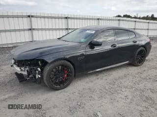 ✅ 2022 BMW M8 Competition • VIN: WBSGV0C02NCJ55174 • Lot: 81730885. Wystawiony na Copart z przebiegiem 27 086 mil. Bezpłatny archiwum sprzedaży aukcyjnych z USA i szczegółowy raport historii pojazdu na DreamBid. Zdjęcie 1.