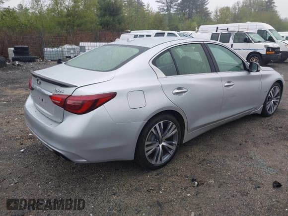 ✅ 2018 Infiniti Q50 Luxe • VIN: JN1EV7ARXJM435554 • Lot: 42197890. Wystawiony na IAAI z przebiegiem 62 672 mil. Bezpłatny archiwum sprzedaży aukcyjnych z USA i szczegółowy raport historii pojazdu na DreamBid. Zdjęcie 4.