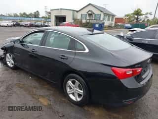 2020 Chevrolet Malibu LS z VIN 1G1ZC5ST3LF032826, wystawiony jako IAAI lot #43246092 z przebiegiem 108 502 mil mil oraz . Historia ofert i sprzedaży dostępna na DreamBid. Obrazek 3.