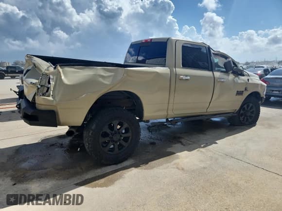 ✅ 2018 Ram 2500 Big Horn • VIN: 3C6UR5DLXJG221165 • Лот: 85143985. Опубликован ранее на Copart с пробегом 142 674 миль. Бесплатный доступ к архиву аукционных продаж из США и подробный отчёт об истории автомобиля на DreamBid. Изображение 3.
