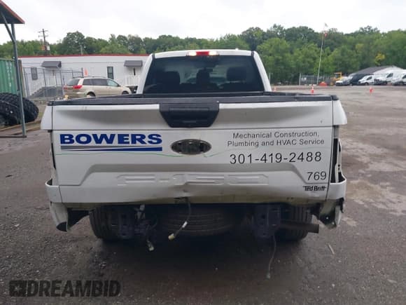 ✅ 2018 Ford F-150 XL • VIN: 1FTMF1CB5JKC47622 • Lot: 42879857. Wystawiony na IAAI z przebiegiem 146 108 mil. Bezpłatny archiwum sprzedaży aukcyjnych z USA i szczegółowy raport historii pojazdu na DreamBid. Zdjęcie 16.