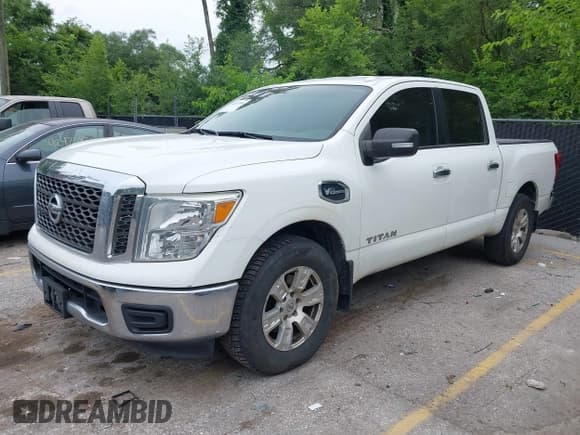 ✅ 2017 Nissan Titan SV • VIN: 1N6AA1EK1HN533195 • Lot: 42471908. Listed on IAAI with 172,279 mi. Free auction sales archive from the USA and detailed vehicle history report at DreamBid. Image 18.