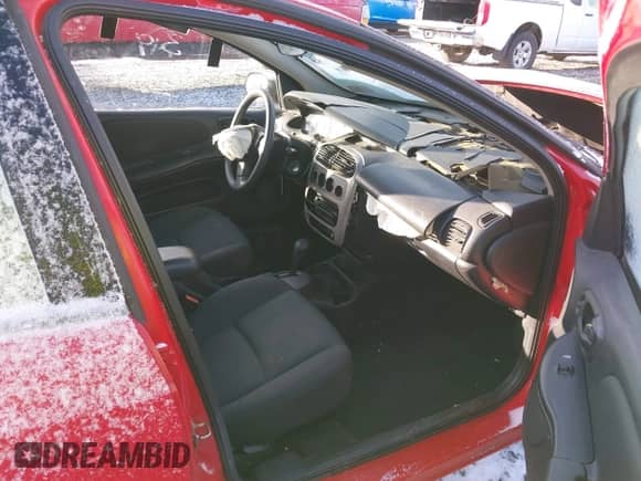 2005 Dodge Neon SXT z VIN 1B3ES56CX5D289405, wystawiony jako IAAI lot #41841148 z przebiegiem 94 907 mil mil oraz . Historia ofert i sprzedaży dostępna na DreamBid. Obrazek 5.