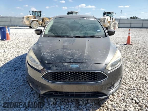 ✅ 2018 Ford Focus SE • VIN: 1FADP3FE7JL229461 • Lot: 82499245. Wystawiony na Copart z przebiegiem 66 300 mil. Bezpłatny archiwum sprzedaży aukcyjnych z USA i szczegółowy raport historii pojazdu na DreamBid. Zdjęcie 5.