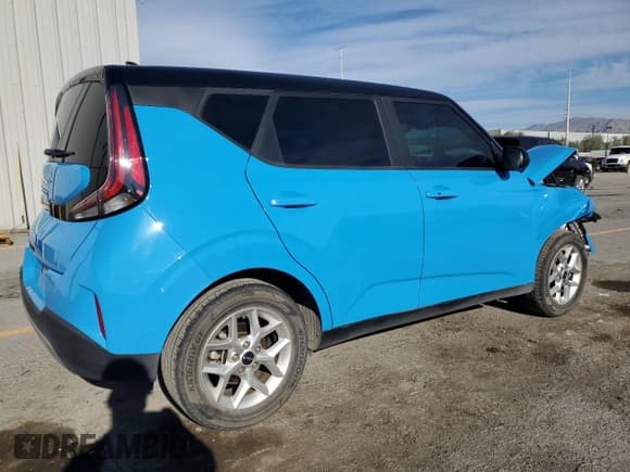 ✅ 2023 Kia Soul LX • VIN: KNDJ23AU2P7203653 • Лот: 72100145. Опубликован ранее на Copart с пробегом 24 109 миль. Бесплатный доступ к архиву аукционных продаж из США и подробный отчёт об истории автомобиля на DreamBid. Изображение 3.