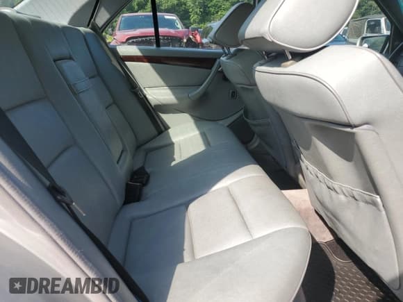 ✅ 1998 Mercedes-Benz C 230/260/280/320 • VIN: WDBHA23G6WA554827 • Lot: 64129885. Wystawiony na Copart z przebiegiem 135 990 mil. Bezpłatny archiwum sprzedaży aukcyjnych z USA i szczegółowy raport historii pojazdu na DreamBid. Zdjęcie 10.