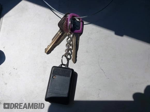 ✅ 1993 Isuzu Rodeo LS • VIN: 4S2CG58V8P4314783 • Lot: 42954345. Wystawiony na IAAI z przebiegiem 178 093 mil. Bezpłatny archiwum sprzedaży aukcyjnych z USA i szczegółowy raport historii pojazdu na DreamBid. Zdjęcie 11.