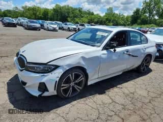 2023 BMW 3 Series 330i xDrive z VIN 3MW89FF03P8D17691, wystawiony jako Copart lot #64615495 z przebiegiem 28 209 mil mil oraz Szkoda całkowita • Salvage title. Historia ofert i sprzedaży dostępna na DreamBid. Obrazek 1.