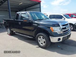 ✅ 2014 Ford F-150 XL • VIN: 1FTEX1EM8EKD67646 • Lot: 43019565. Wystawiony na IAAI z przebiegiem 186 150 mil. Bezpłatny archiwum sprzedaży aukcyjnych z USA i szczegółowy raport historii pojazdu na DreamBid. Zdjęcie 1.
