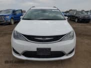 ✅ 2018 Chrysler Pacifica Limited • VIN: 2C4RC1GGXJR226366 • Lot: 82449135. Listed on Copart with 109,534 mi. Free auction sales archive from the USA and detailed vehicle history report at DreamBid. Image 5.