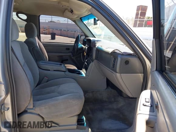 ✅ 2005 Chevrolet Suburban LT • VIN: 3GNEC16Z35G104209 • Lot: 41946436. Listed on IAAI with 204,543 mi. Free auction sales archive from the USA and detailed vehicle history report at DreamBid. Image 5.