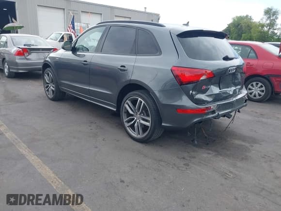 ✅ 2015 Audi SQ5 Premium Plus • VIN: WA1CGAFP9FA126552 • Lot: 42772140. Listed on IAAI with 104,735 mi. Free auction sales archive from the USA and detailed vehicle history report at DreamBid. Image 3.