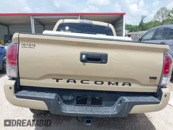 ✅ 2020 Toyota Tacoma SR5 • VIN: 5TFDZ5BN9LX053384 • Лот: 42648470. Опубликован ранее на IAAI с пробегом 48 229 миль. Бесплатный доступ к архиву аукционных продаж из США и подробный отчёт об истории автомобиля на DreamBid. Изображение 16.